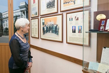 Депутаты поздравили представителей старшего поколения