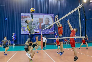 В Оренбурге стартовал XV областной турнир по волейболу памяти В.Н.Григорьева