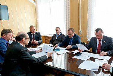 Депутаты провели День информации в Красногвардейском районе