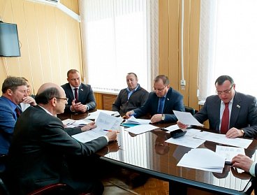 Депутаты провели День информации в Красногвардейском районе