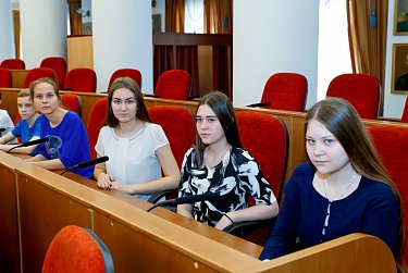 Экскурсии в Законодательном Собрании: история и современность