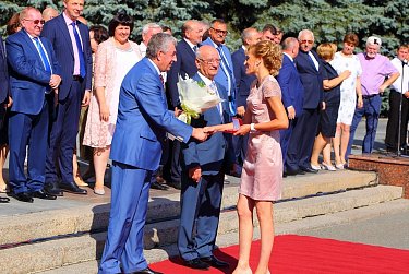 Заслуженная награда педагогам