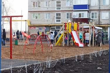 В Бузулуке торжественно открыты благоустроенные дворовые территории