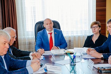 О градостроительной и дорожной деятельности – на заседании профильного комитета 