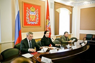 О поддержке социально-ориентированных НКО