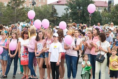 Орчане в День города получали подарки
