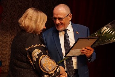 Депутаты отметили тружеников Бузулукского района