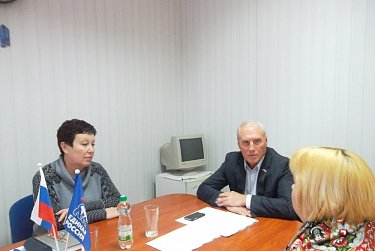 К депутату за помощью