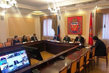 Благоустройство дворов и скверов поручено завершить в срок