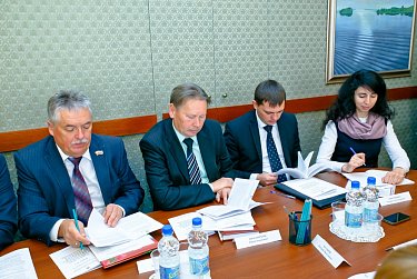 Продолжается работа над законопроектами, регулирующими региональное бюджетное и налоговое законодательство 