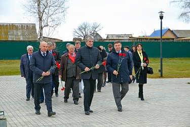 Депутаты провели День информации в Шарлыкском районе