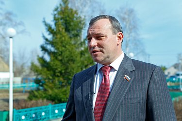 Депутаты провели День информации в Красногвардейском районе