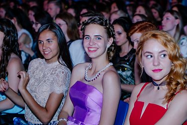 Депутаты поздравили «золотую» молодежь Оренбуржья