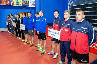 Виктор Купчик пожелал теннисистам клуба «Факел-Газпром» победы