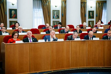 На заседании Законодательного Собрания области