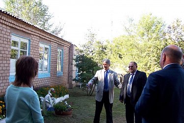 Решать проблемы цифрового неравенства