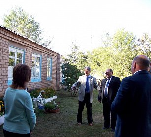 Решать проблемы цифрового неравенства