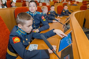 Школьники – в гостях у парламентариев