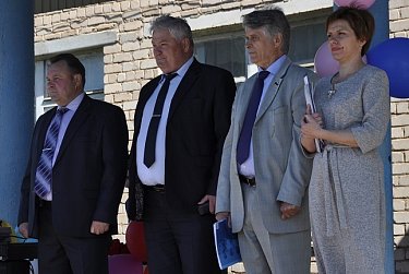 Рабочая поездка Александра Жаркова в Красногвардейский район