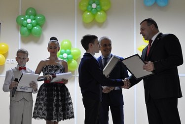Олег Димов и Геннадий Онищенко наградили победителей экологической акции «Сделаем вместе»
