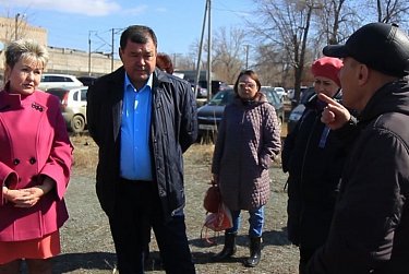 Ермек Алкулов подключился к решению проблем жителей поселка Казачий 