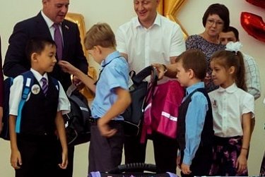 Олег Димов: «Акция «Соберем ребенка в школу» стала визитной карточкой Оренбуржья»