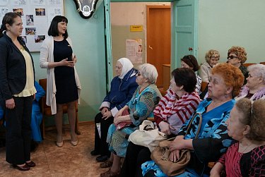 Депутаты поздравляют ветеранов с Днем Великой Победы