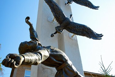 Андрей Аникеев: «Необходимо делать все, чтобы увековечить память героев, которые подарили нам мирную жизнь»