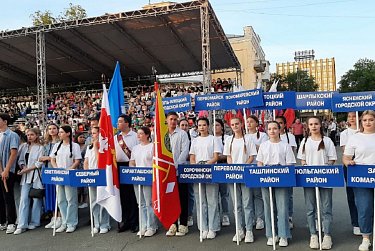 «Золотой бал» собрал выпускников-2023