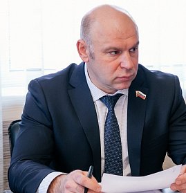 Отвечать запросам времени