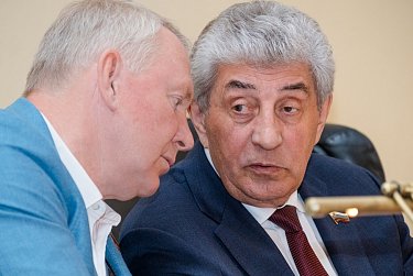 Губернатор отчитался перед депутатами Заксобрания