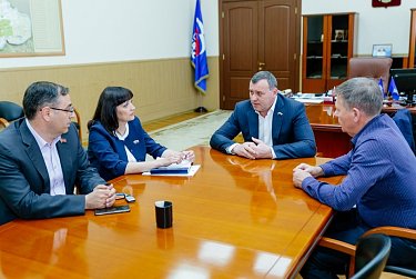 Олег Димов: «Депутаты от всех фракций должны работать единой командой»