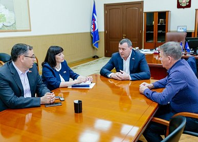 Олег Димов: «Депутаты от всех фракций должны работать единой командой»
