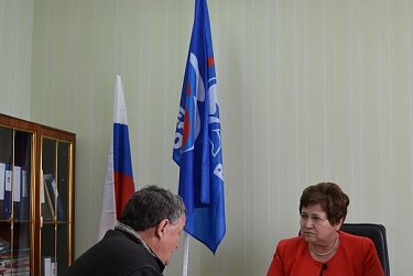 К депутату за помощью