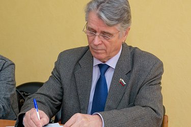 Внимание совершенствованию земельных отношений 