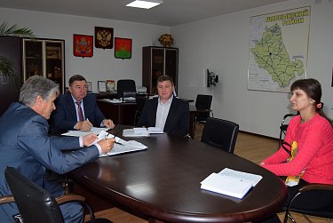 Александр Жарков: «Уезжать с малой родины молодежь не планирует»