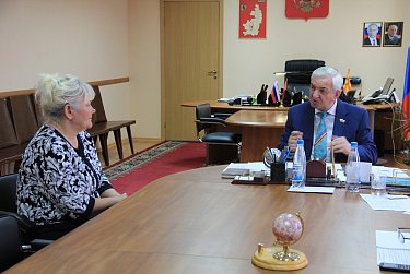 Евгений Сусоев провел прием в Новосергиевском районе