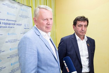 Сократить количество чиновников и повысить эффективность управления