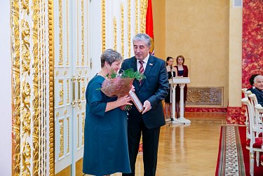 Сергей Грачев поздравил лучших педагогов Оренбуржья