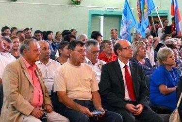 Депутаты поздравили Белогорскую школу с 30-летием