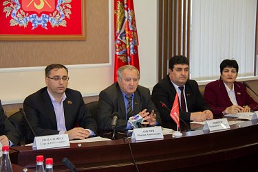 Фракция КПРФ проинформировала о своей работе