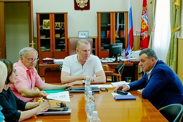 Вносятся изменения в закон о стаже государственной гражданской службы