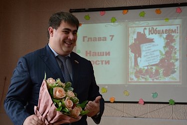  Депутаты поздравили оренбургских учителей с профессиональным праздником