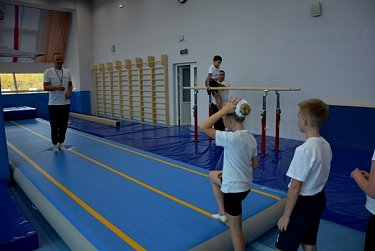 В Оренбурге начал работу уникальный Центр детской гимнастики и акробатики