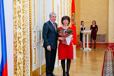 Сергей Грачев поздравил лучших педагогов Оренбуржья