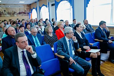 Олег Димов: «Областной парламент и Федерация профсоюзов действуют в одном направлении»