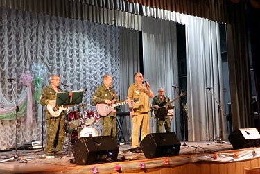 Оренбуржцы тепло встретили артистов из Луганской Народной Республики