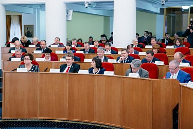 На заседании Законодательного Собрания области