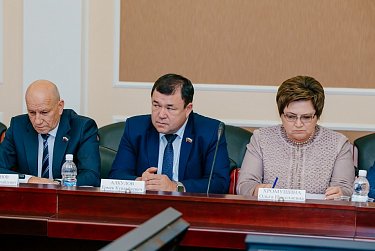 Александр Трубников: «Работа над бюджетом региона будет строиться в тесном взаимодействии депутатов и Правительства области»