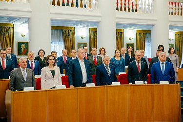 Депутаты провели очередное заседание Законодательного Собрания